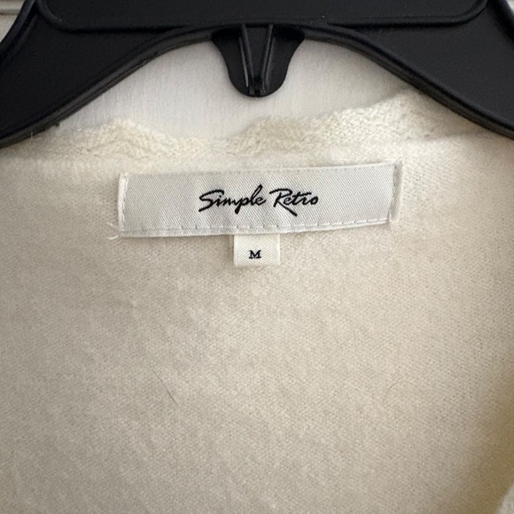 Simple Retro Ecru Embroidered Flowers Sweater, Size M - Picture 3 of 7